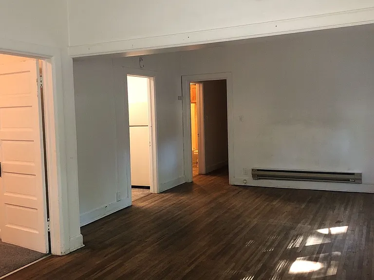 405 NE Oak St — Photo 43