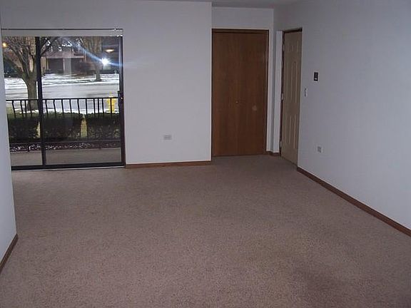 5th image of 17951 S Royal Oak Ct #1S