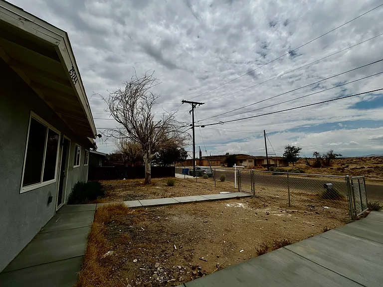 25244 Jade Rd — Photo 4