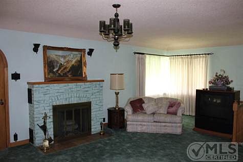 Spacious Living Room
