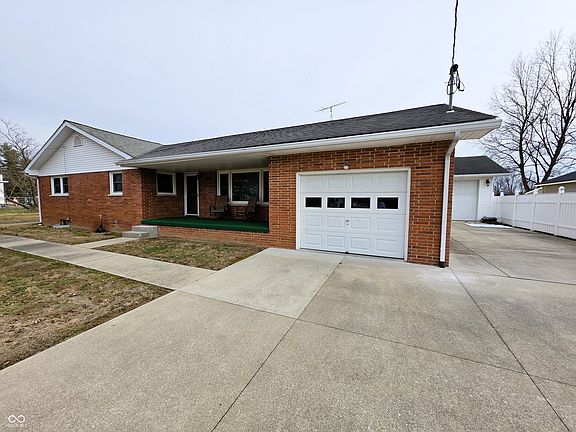 2nd image of 211 Cindy Ln