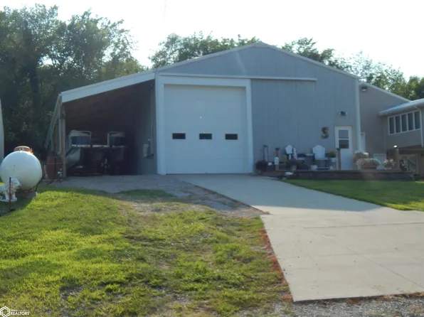 361 Hillcrest Rdg, Montezuma, IA 50171