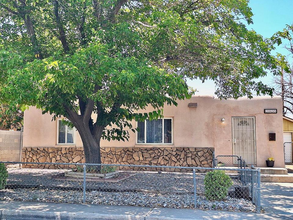 1st image of 2829 Sierra Dr NE
