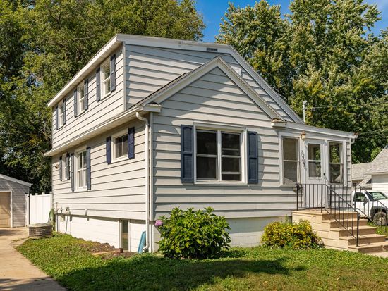 725 11th Ave SE, Rochester, MN 55904