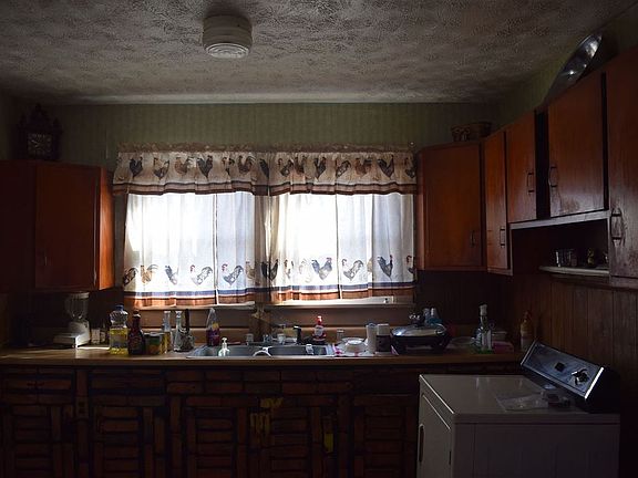 5th image of 510 Pauline Ave