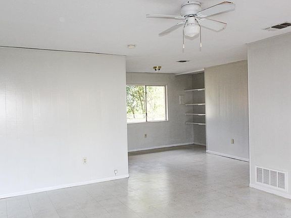 2nd image of 104 Sunnyside Dr