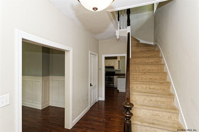 4th image of 213 MENAND Road