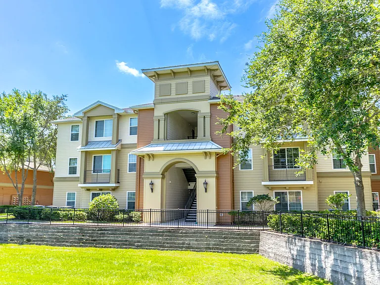 Cape Morris Cove Apartments & Townhomes — Photo 10