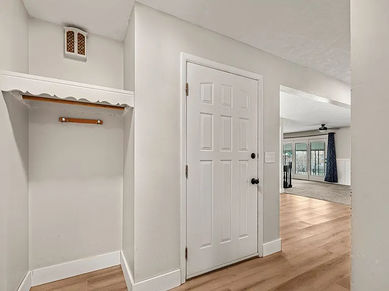 275 Park St — Photo 12