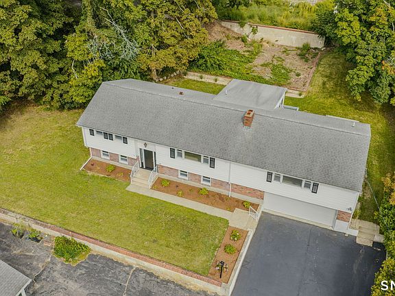 3rd image of 17 Elrin Place
