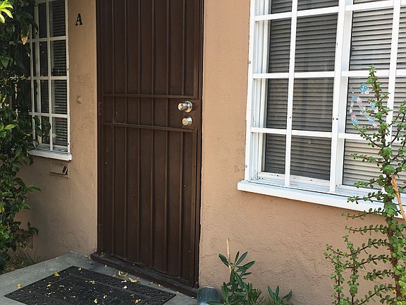 2nd image of 9825 San Carlos Ave