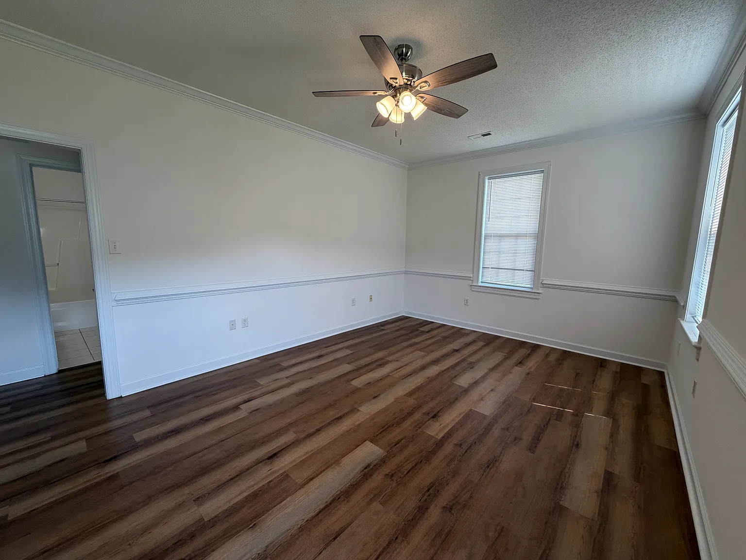 2 bed, 950 sqft, $1,295 — Photo 3