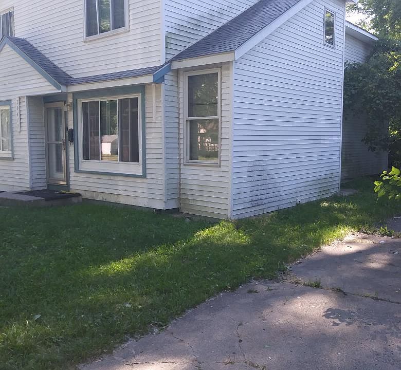 2nd image of 20417 Salem St