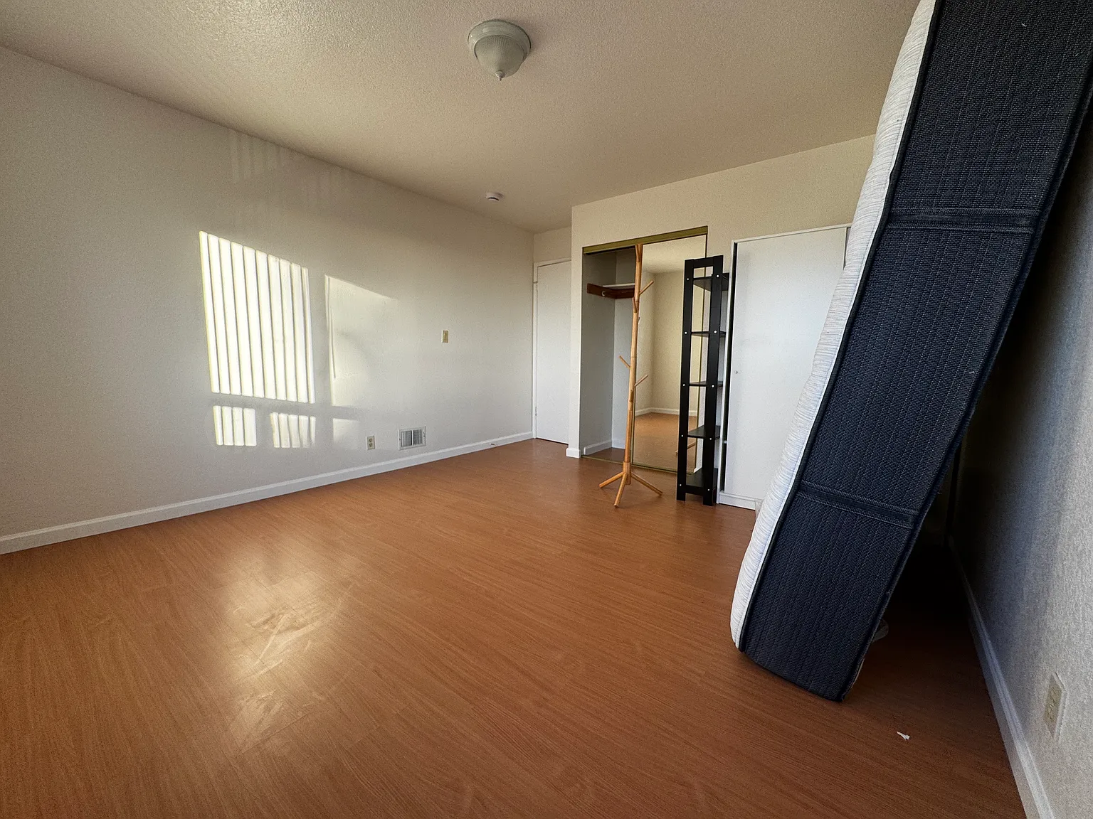 Frankfort St, Daly City — Photo 2