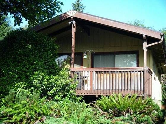 1st image of 1025 NE Lake Dr