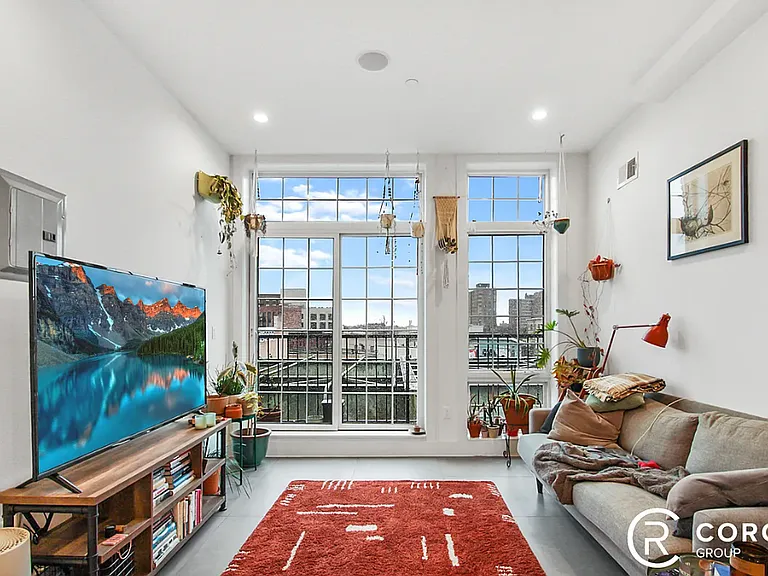 1163 Myrtle Ave #4F — Photo 2