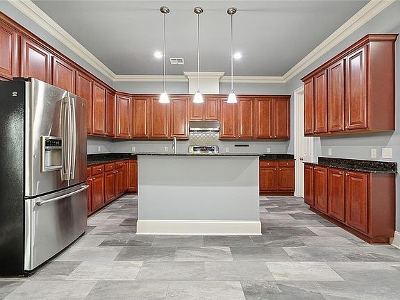 5th image of 552 Oak Glen Dr