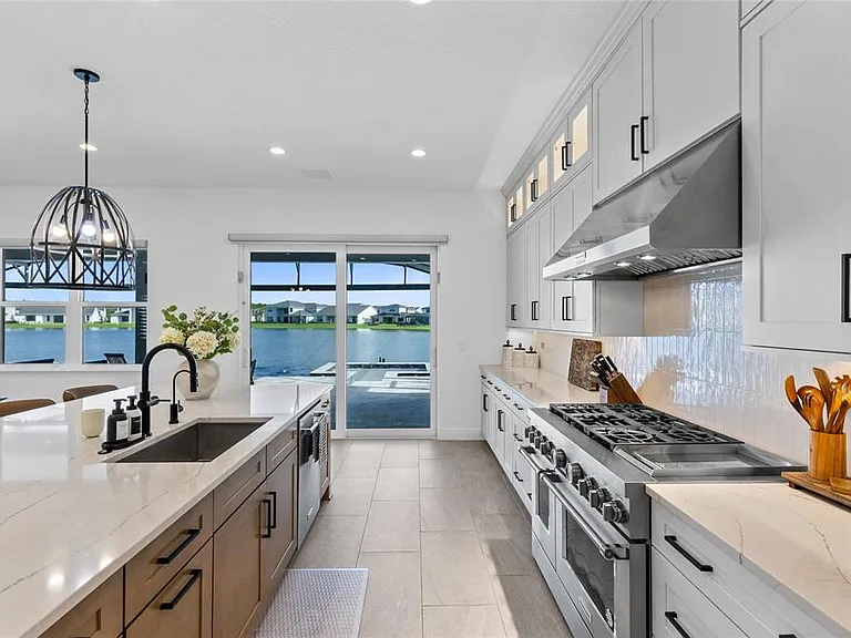 9445 Santorini Dr — Photo 12