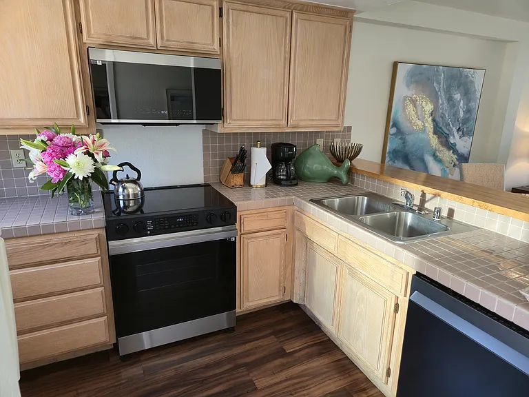 7220 N Lake Blvd #6 — Photo 5