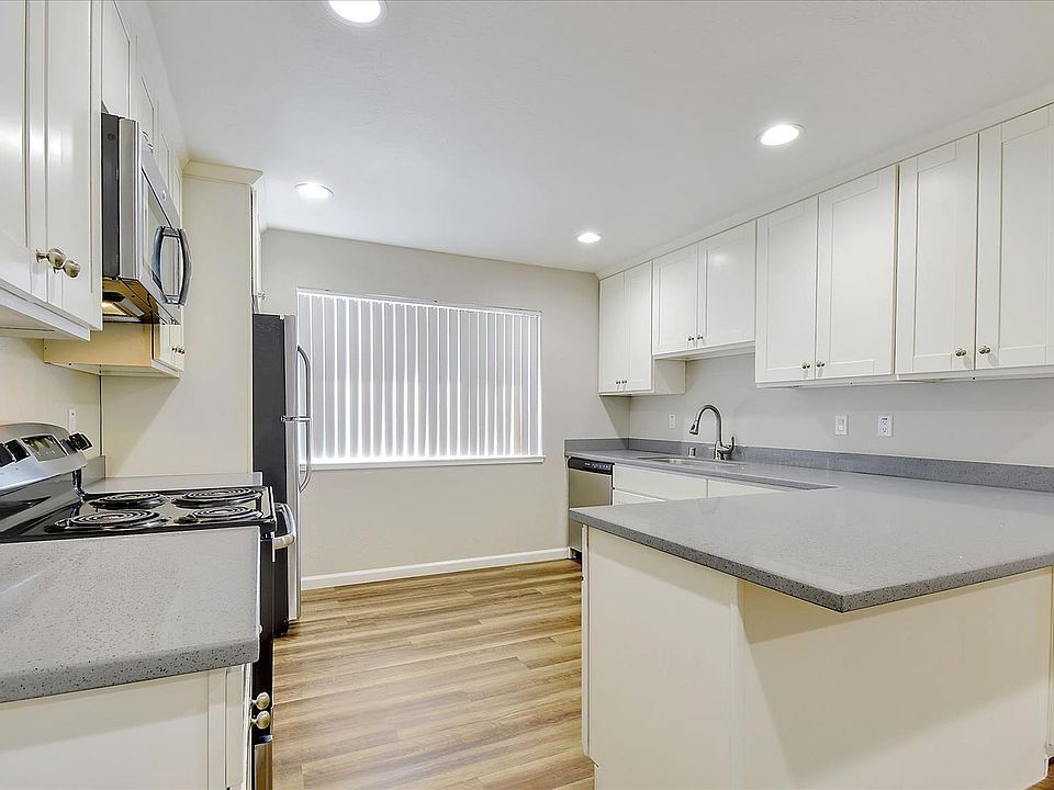 1st image of 557 Troy Dr APT 3