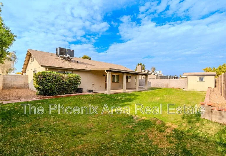 3231 N Woodburne Dr — Photo 32