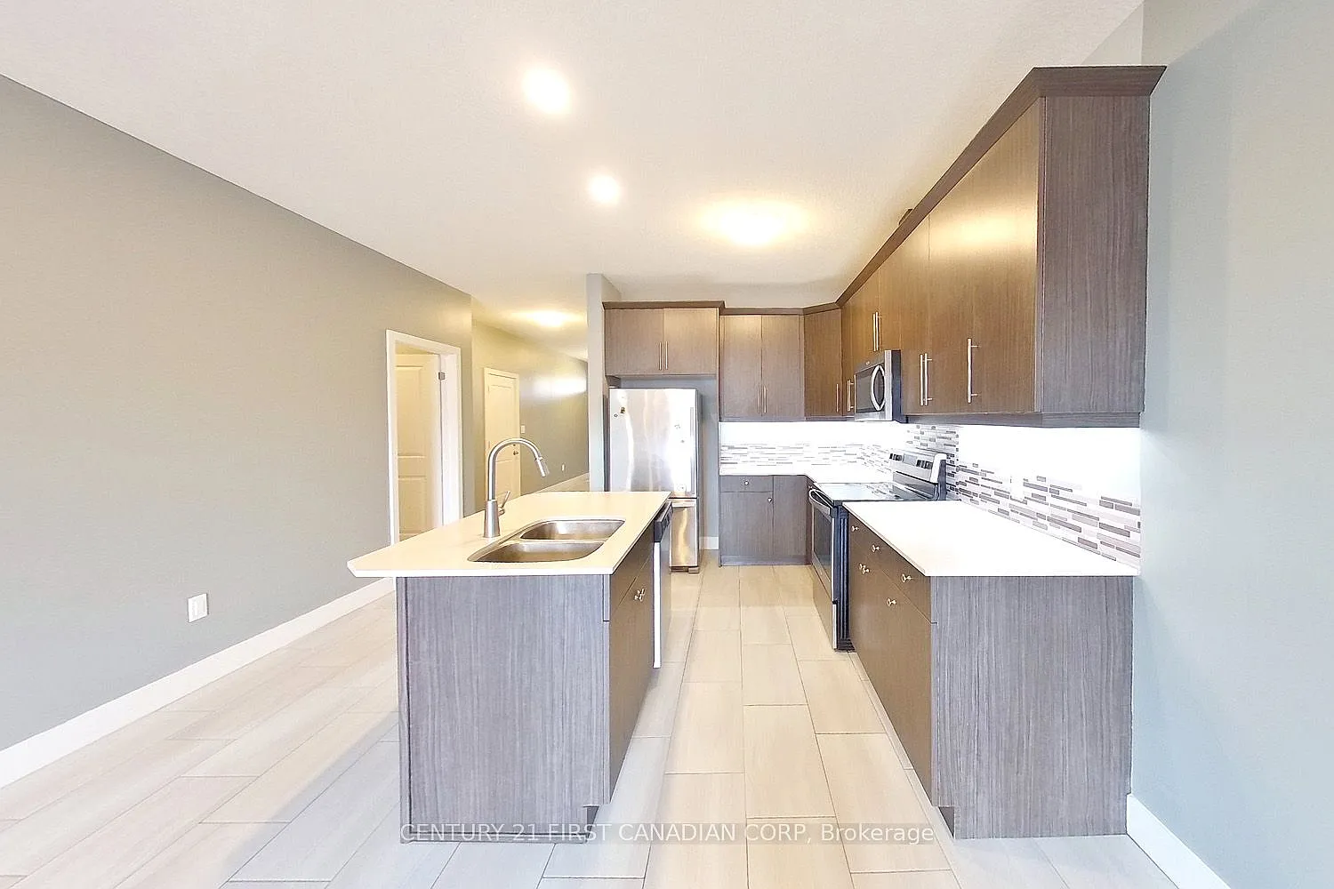 3 bed, $2,700 — Photo 4