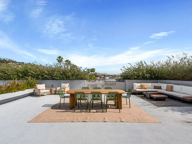 TALA Residences at 829 Larrabee Street — Photo 4