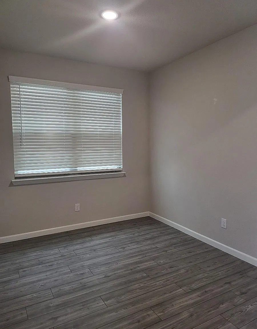 4 bed, 2788 sqft, $2,695 — Photo 3