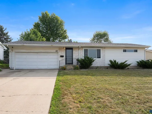 808 S Jessica Ave, Sioux Falls, SD 57103