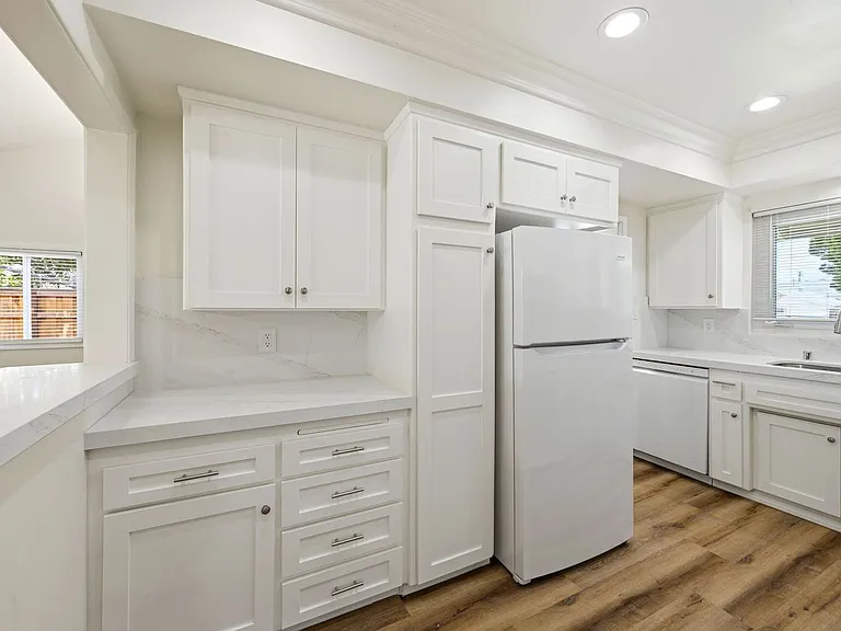 2187 Raleigh Ave — Photo 5