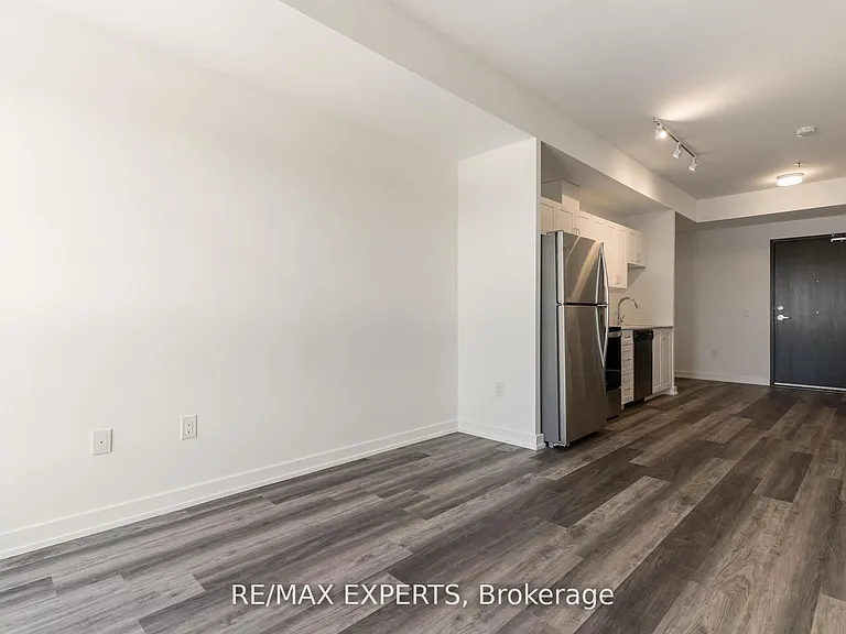 430 Essa Rd #424 — Photo 12