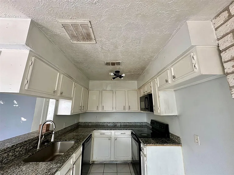 13517 Castilian Dr #1 — Photo 4