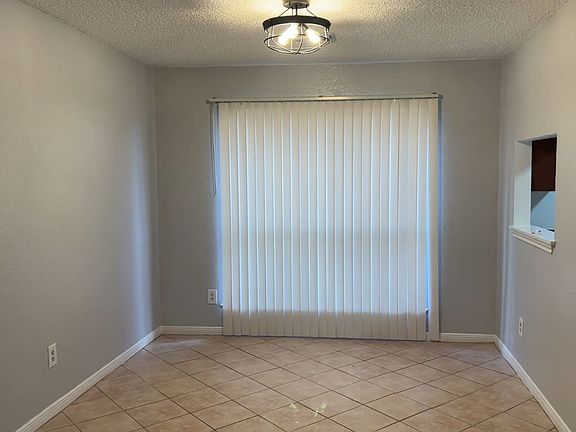 3rd image of 11826 Roandale Dr