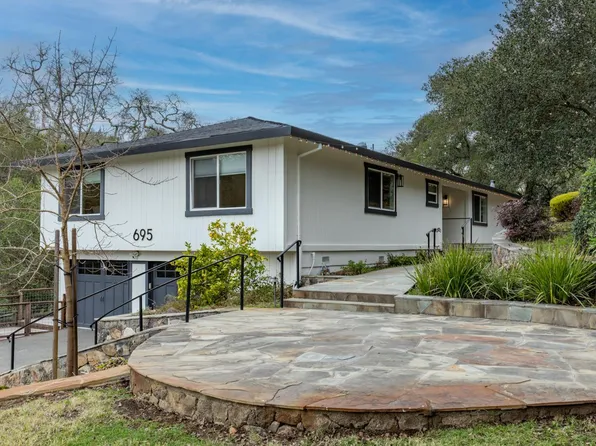 695 Chiquita Road, Healdsburg, CA 95448