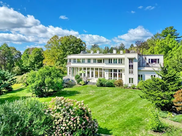 23 Bedford Rd, Lincoln, MA 01773