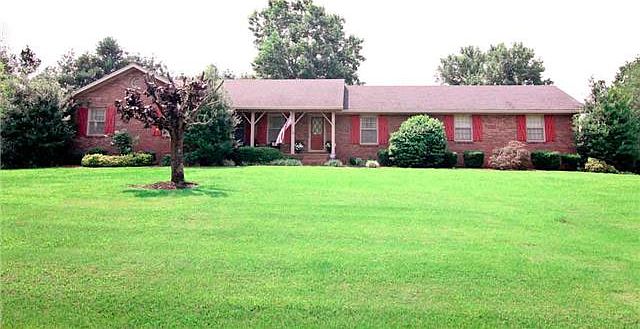 1st image of 822 Sandra Dr