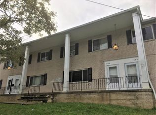 628 Treeside Dr, Akron, OH 44313