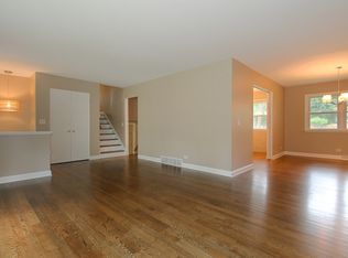 212 Elmwood Dr, Naperville, IL
