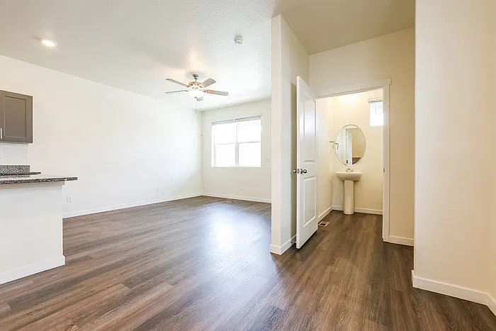 3 bed, 2.5 bath, 1458 sqft, $2,545 — Photo 3
