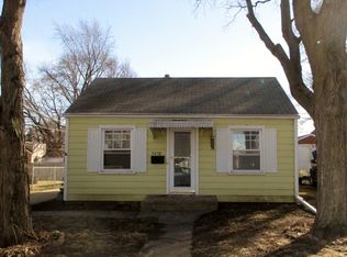 1038 Plum St, Aurora, IL 60506