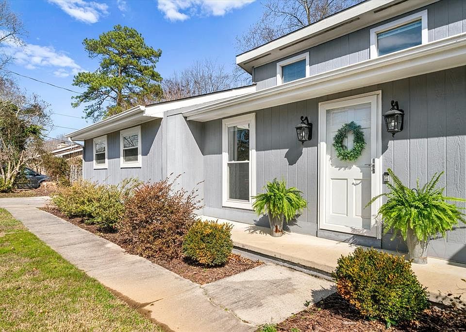 1st image of 3012 E Brookhaven Cir