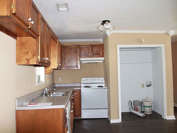 4th image of 106 Bruce St