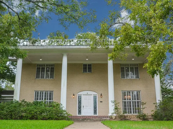 702 S Market St, Brenham, TX 77833