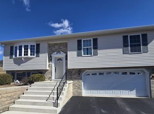 6 Julia Dr, Lock Haven, PA 17745