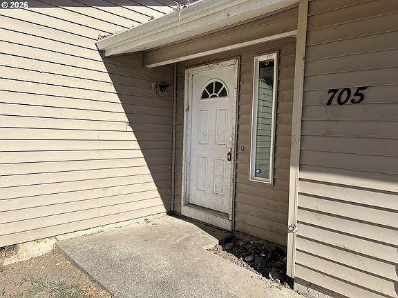 3rd image of 705 Willamina Ave