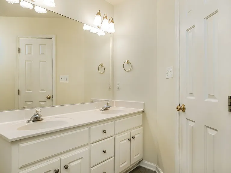 6728 Oviedo Dr — Photo 11