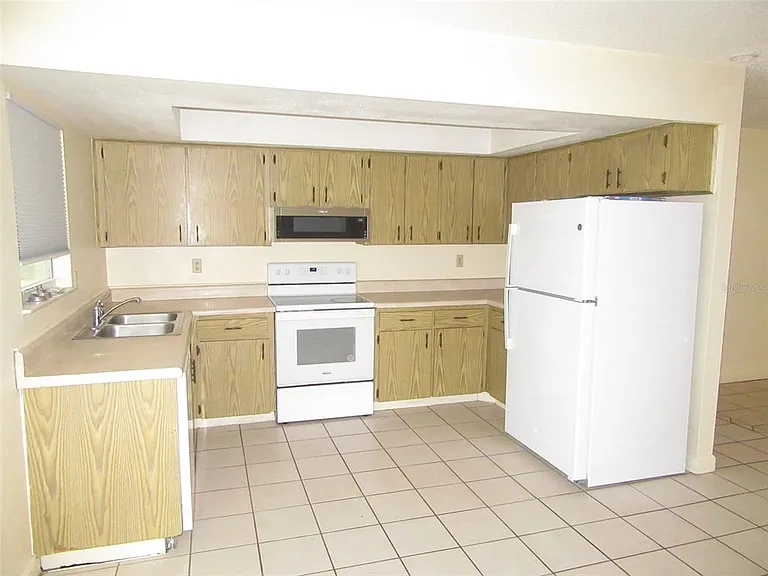 23023 Foote Ave — Photo 5