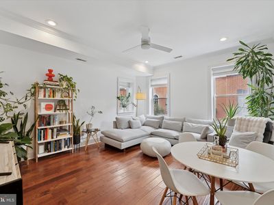 327 S 17th St APT 2R, Philadelphia, PA, 19103