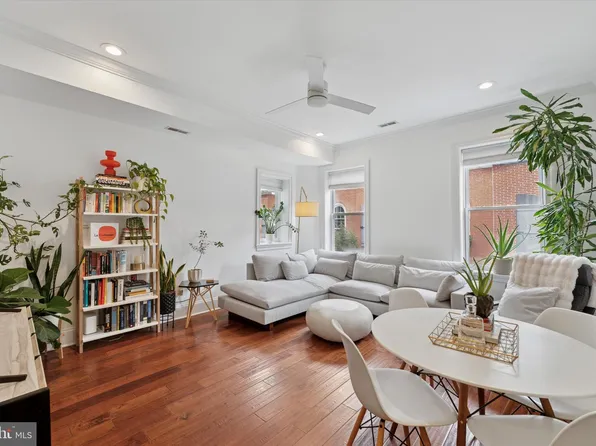 327 S 17th St APT 2R, Philadelphia, PA 19103