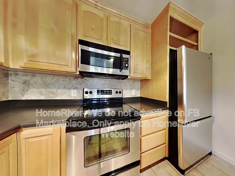 2270 Woodside Ln #6 — Photo 4
